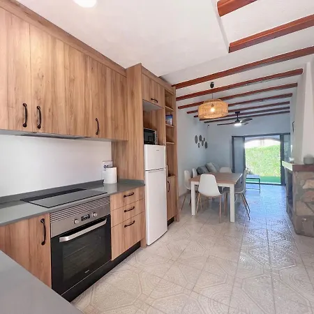 Feriehus La Casita De Toni En Rotas Con Jardin Y Piscina *